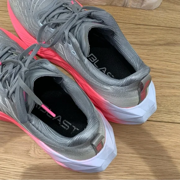 Asics Novablast 4 Sheet Rock/White/Pink Running Shoes Women’s Size 10 - Picture 9 of 10